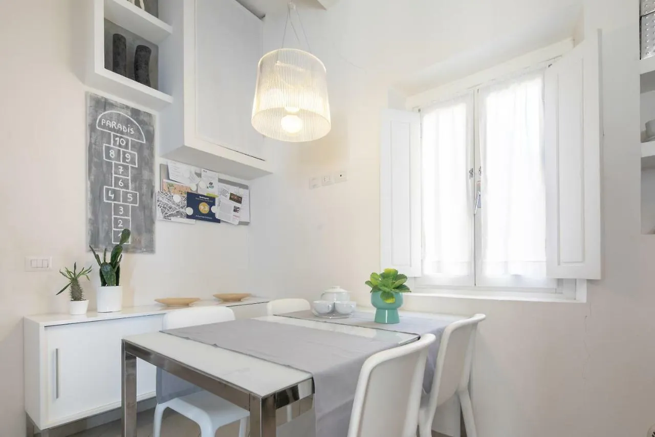 Serragli Modern Florence Apartment